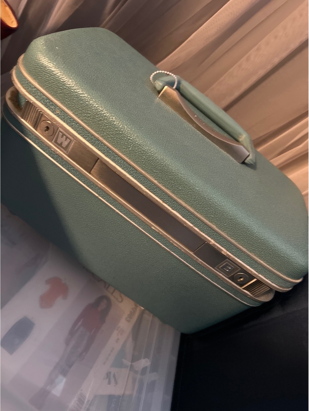 Vintage Samsonite Hard Shell Carry-On Train Case with Key Lock